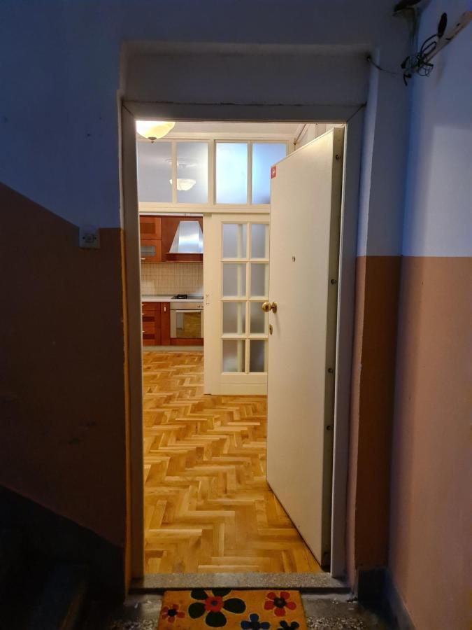 City Center Apartment Сараєво Екстер'єр фото